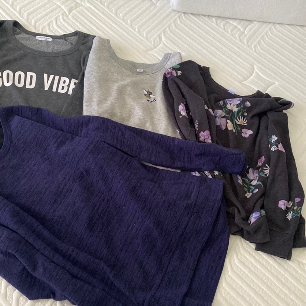 Lot of 4 sweatshirts.  All in great shape.